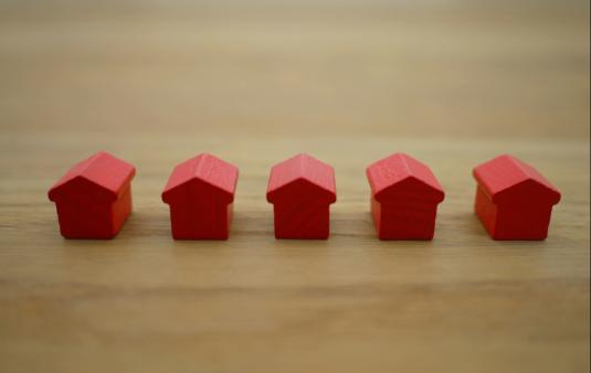 5 tiny wooden houses